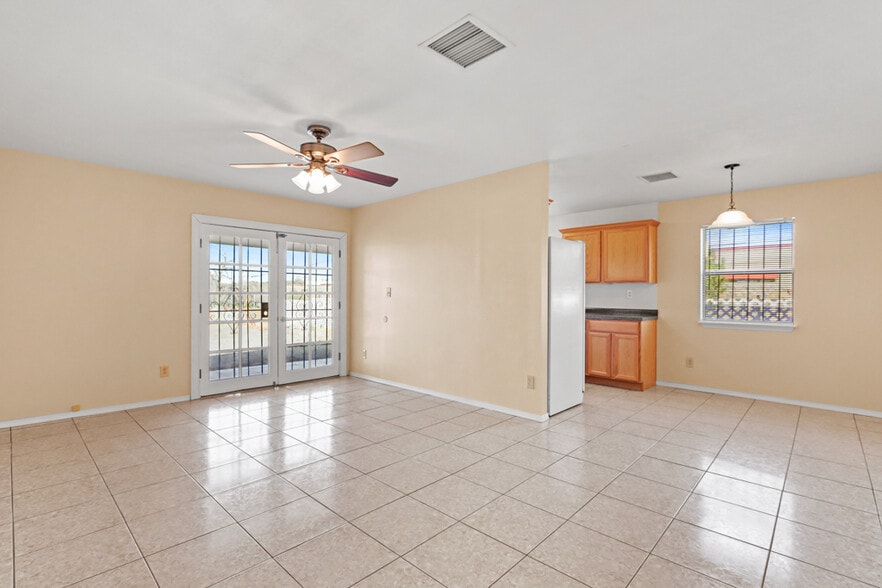 More Photos Of 5200 Doniphan Dr, El Paso Bar For Sale