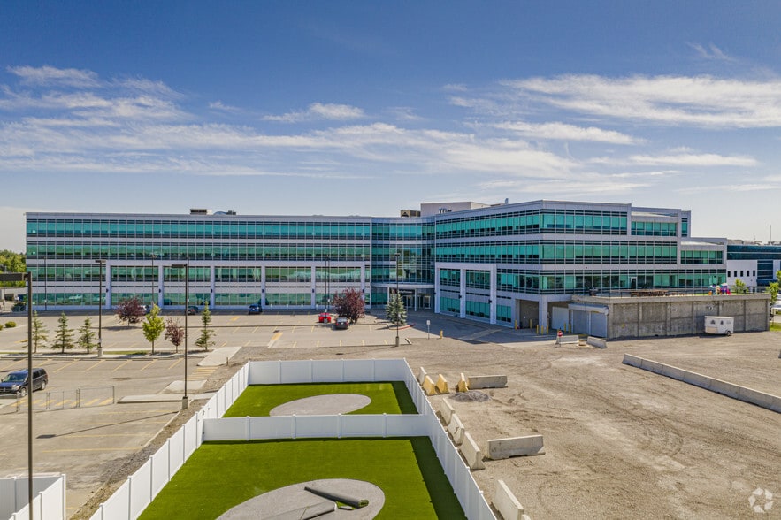 More Photos Of 15 Sunpark Plz SE, Calgary Office For Lease