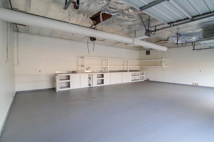 More Photos Of 26081 Bouquet Canyon Rd, Santa Clarita Freestanding For Lease