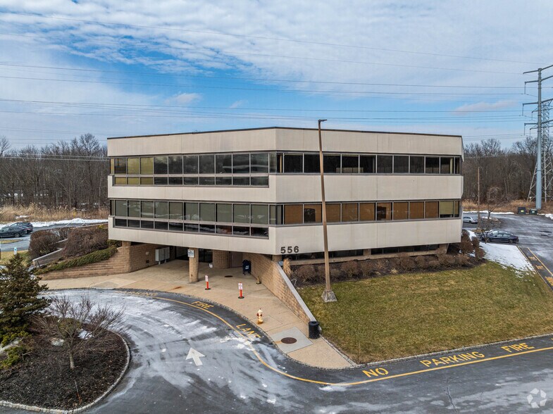 More Photos Of 556 Eagle Rock Ave, Roseland Medical For Lease