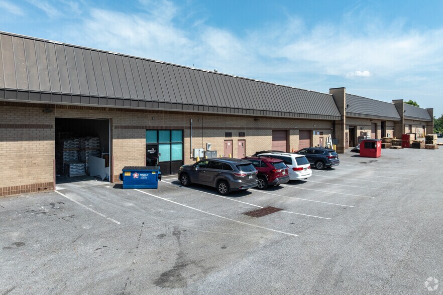 More Photos Of 1589 Sulphur Spring Rd, Arbutus Flex For Lease