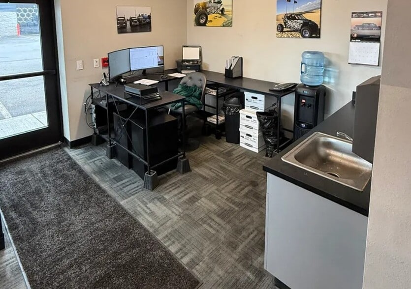 More Photos Of 11413 NE 126th St, Vancouver Industrial For Lease