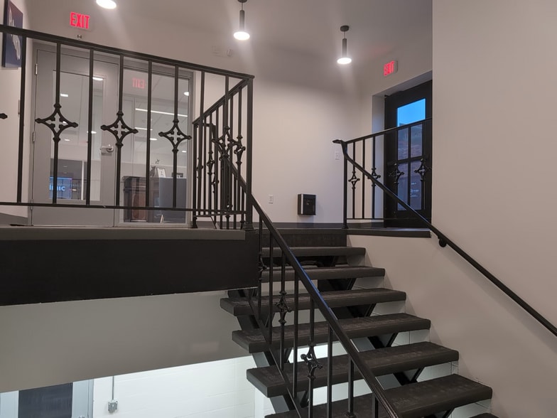 More Photos Of 4615 N Prospect Rd, Peoria Heights Storefront Retail Office For Lease