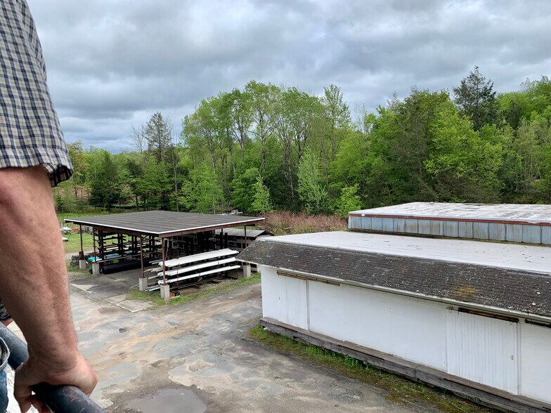 More Photos Of 240 Chestnut St, Liberty Warehouse For Lease