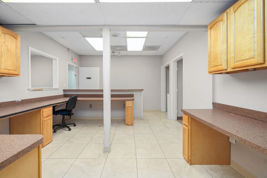 More Photos Of 2054 Park St, Jacksonville Medical For Lease