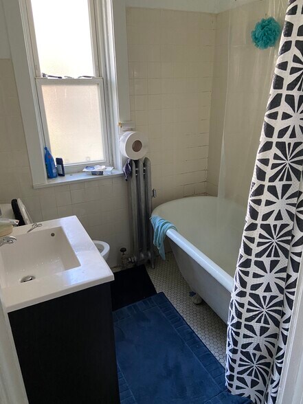 More Photos Of 4832 W Montrose Ave, Chicago Apartments For Sale
