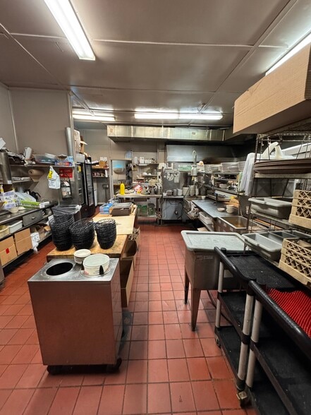 More Photos Of 572 2nd Ave, Troy Restaurant For Sale