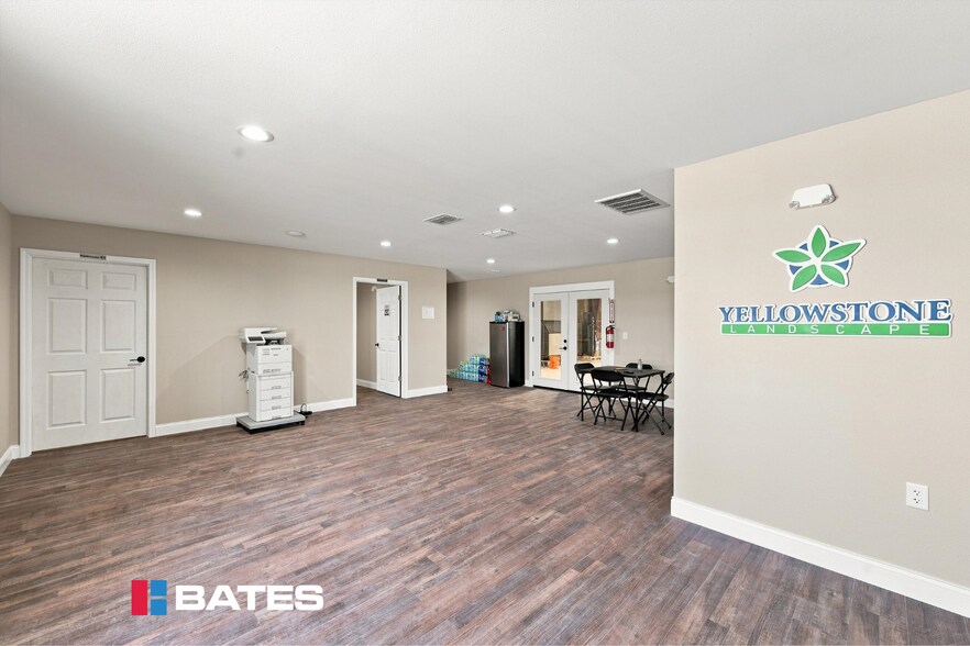 More Photos Of 901 E Johnson St, Waco Service For Sale