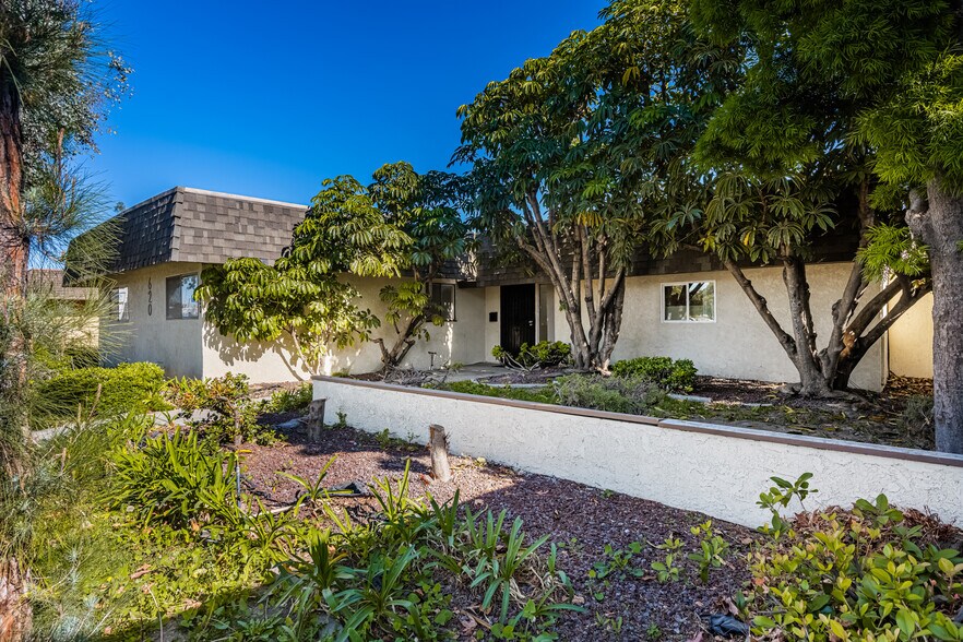 More Photos Of 620 S Euclid St, Anaheim Office For Sale