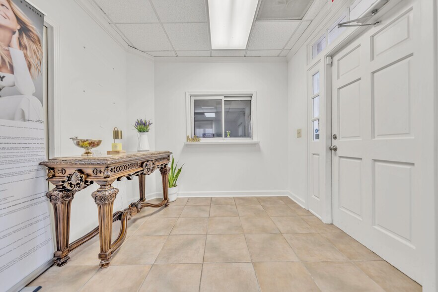 More Photos Of 751 Walnut Knoll Rd, Cordova Office For Sale