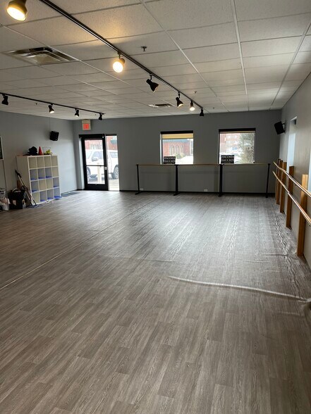 More Photos Of 141 1st St W, Waconia Office For Lease