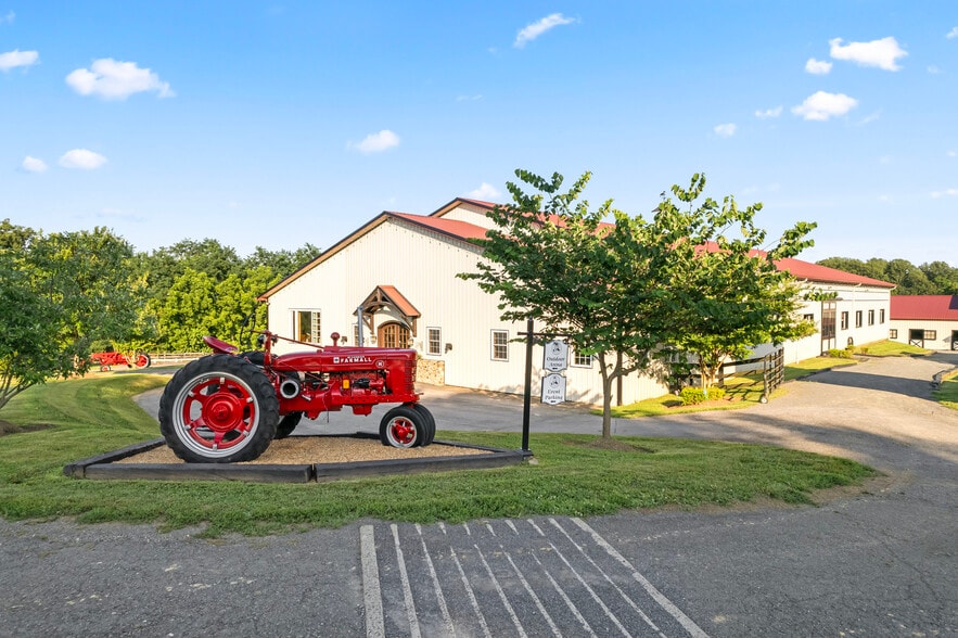 More Photos Of 15158 Berlin Tpke, Purcellville Lodge Meeting Hall For Sale