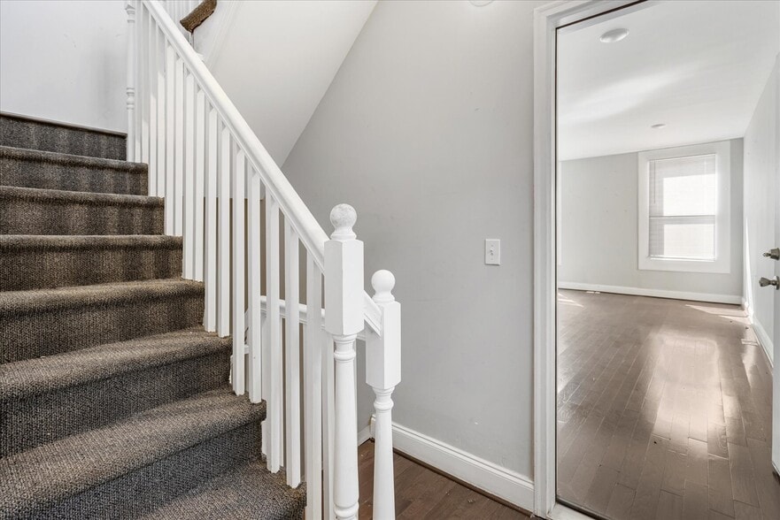 More Photos Of 204 E 25th St, Baltimore Office For Sale