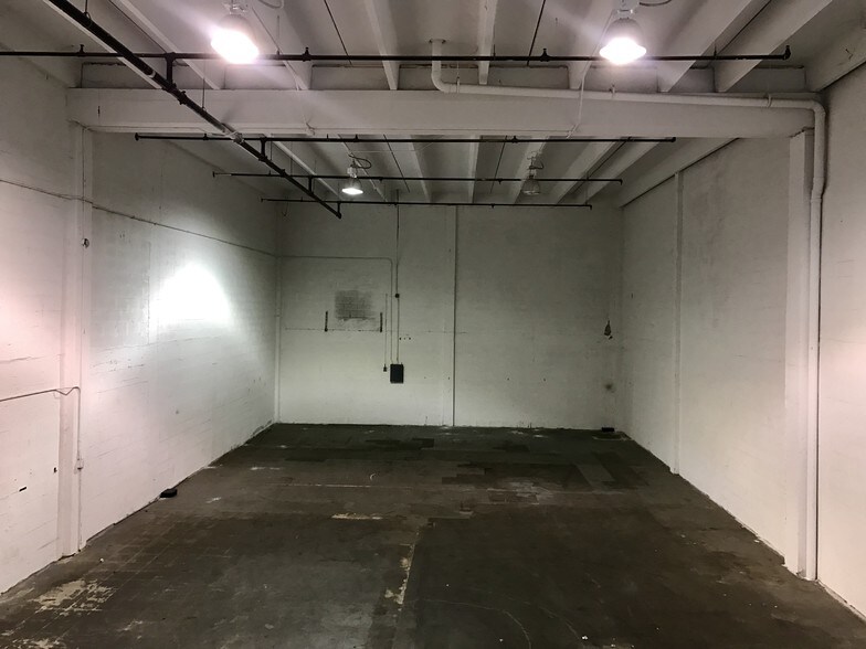 More Photos Of 6940-6948 NW 50th St, Miami Warehouse For Lease