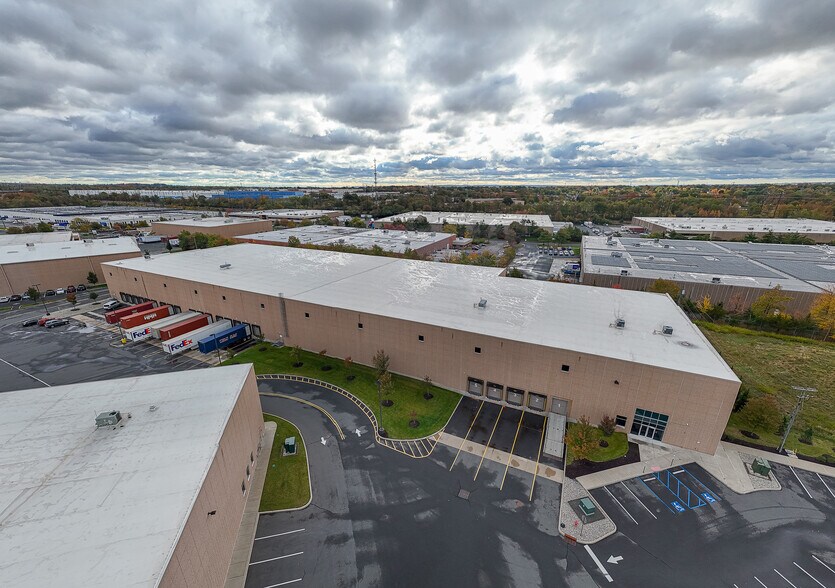 More Photos Of 70 Carter Dr, Edison Warehouse For Lease