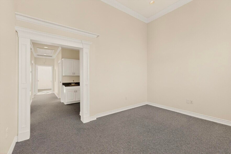 More Photos Of 2840 Keller Springs Rd, Carrollton Medical For Sale