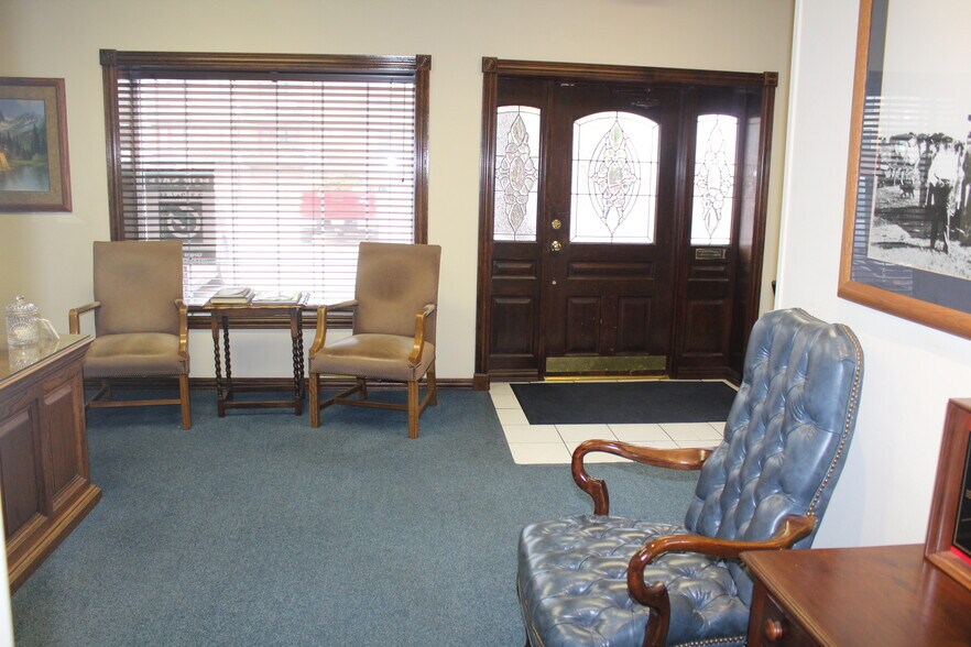 More Photos Of 1416 J Ave, Plano Office For Sale