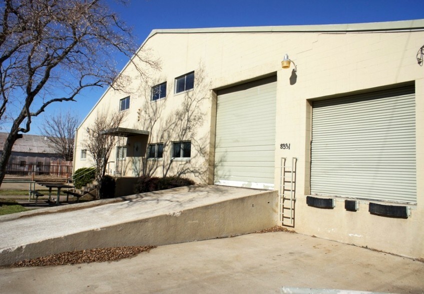 Primary Photo Of 8331 Hoyle Ave, Dallas Distribution For Sale