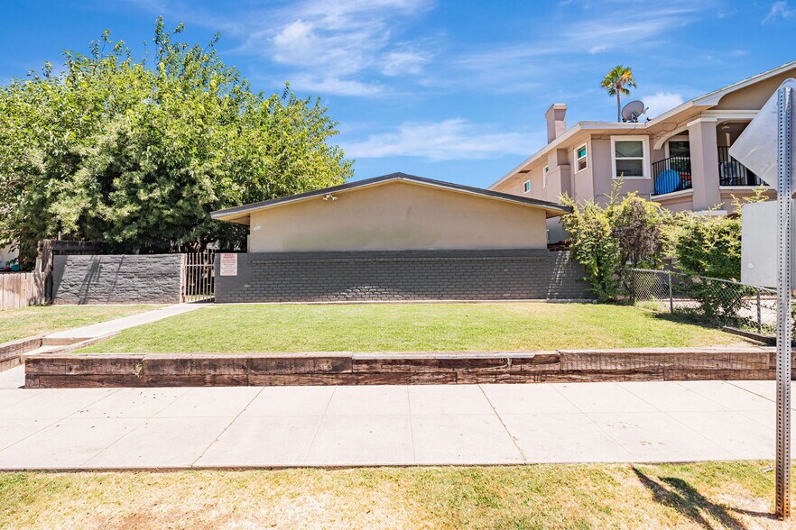 More Photos Of 360 N Calaveras St, Fresno Apartments For Sale