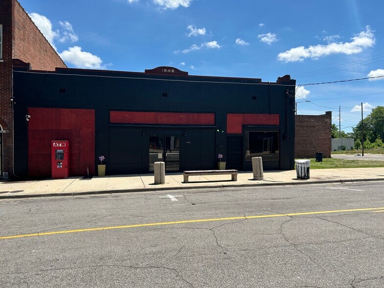 Primary Photo Of 2905 27th St N, Birmingham Bar For Sale