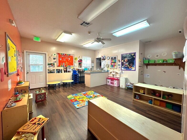 More Photos Of 794 King George Blvd, Savannah Schools For Sale