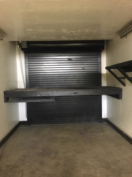 More Photos Of 974 Boulder Blvd, Stony Plain Warehouse For Lease