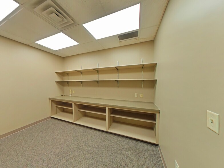 More Photos Of 1950 NE Loop 410, San Antonio Office For Sale