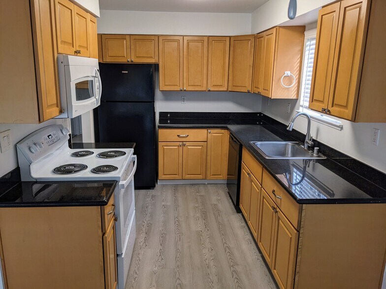 More Photos Of 17 Clay Ct, Novato Apartments For Sale
