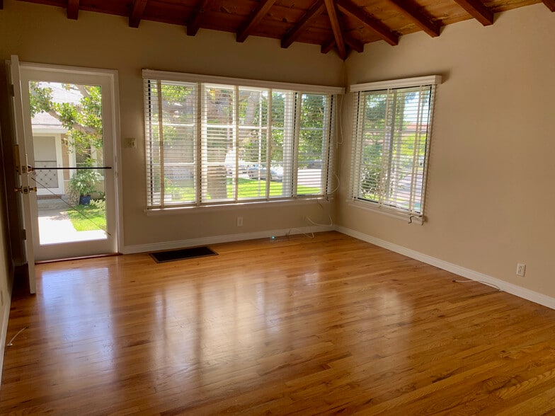 More Photos Of 379 Aster St, Laguna Beach Apartments For Sale