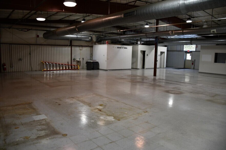 More Photos Of 107 Corona Ave, Groton Warehouse For Sale