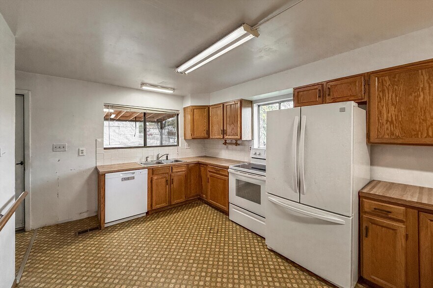 More Photos Of 241 Main St, Mead Office Residential For Sale