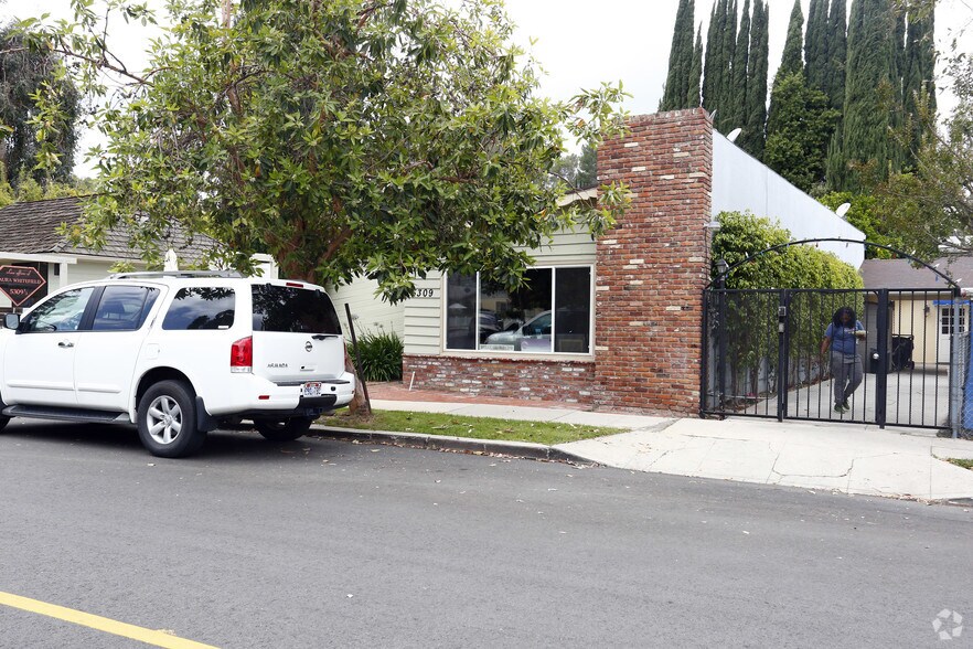 More Photos Of 5309 Comercio Way, Woodland Hills Loft Creative Space For Lease