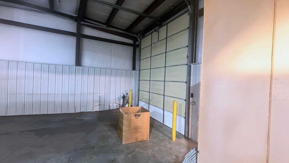 More Photos Of 1019 Cowan Dr, Lebanon Light Distribution For Lease