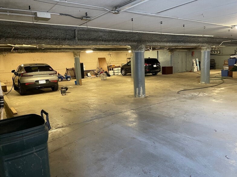 More Photos Of 11040 W Bluemound Rd, Wauwatosa Medical For Sale