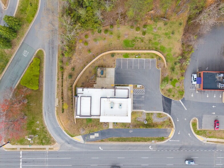 More Photos Of 1431 Seminole Trl, Charlottesville Freestanding For Sale