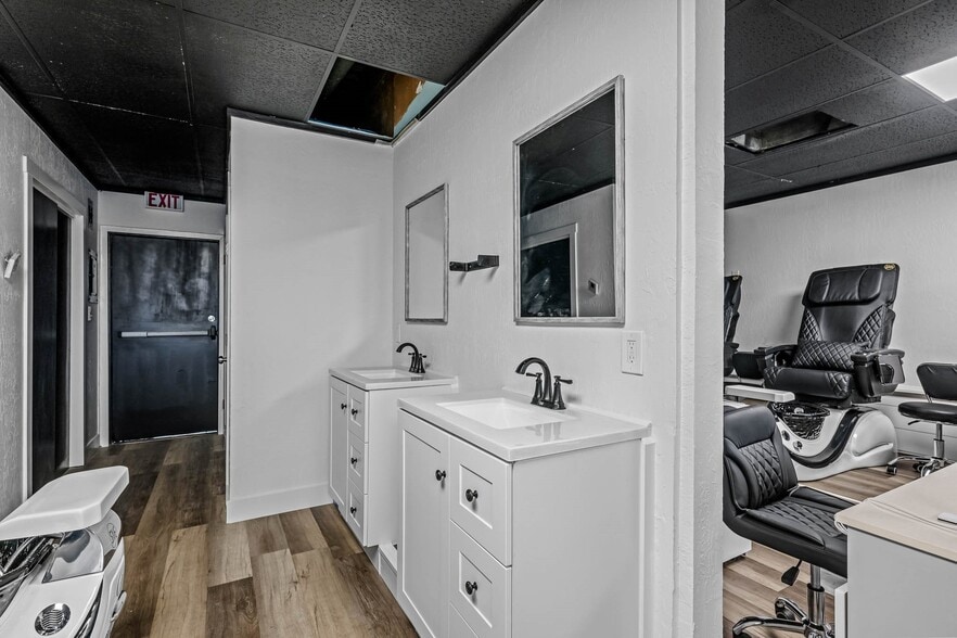 More Photos Of 1774 S Grant Ave, Springfield General Retail For Sale