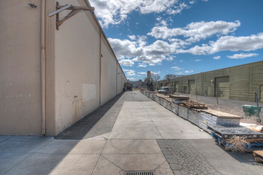 More Photos Of 575-585 Reactor Way, Reno Distribution For Lease