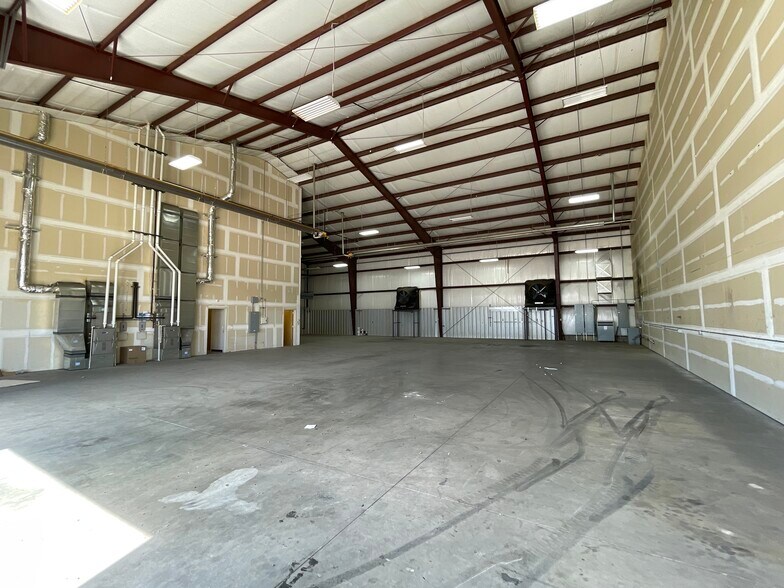 More Photos Of 9669 Havana St, Commerce City Manufacturing For Lease