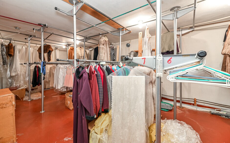 More Photos Of 4145 Brownsville Rd, Pittsburgh Storefront For Sale
