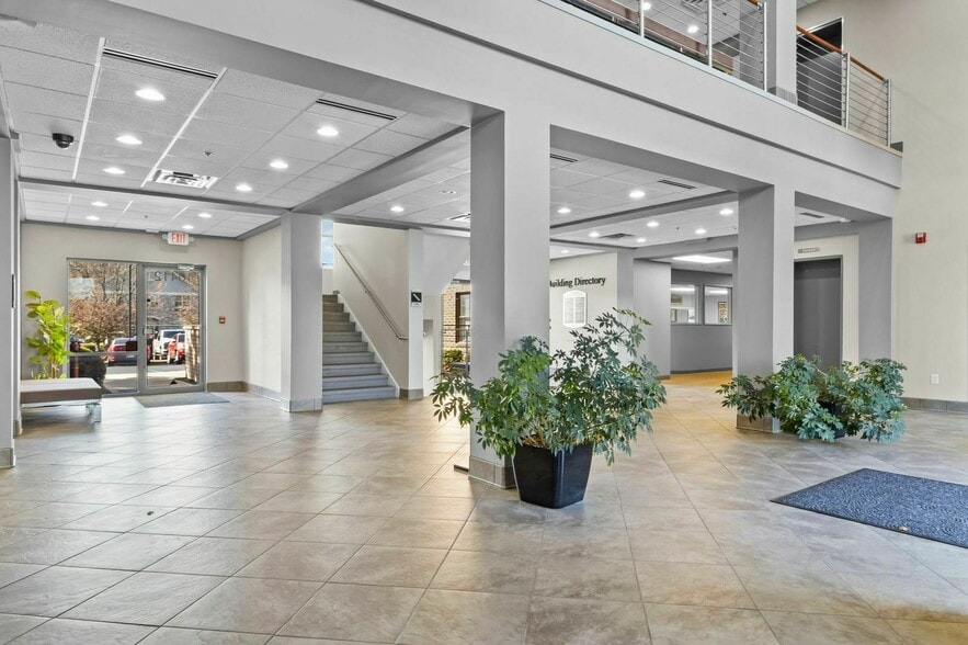 More Photos Of 10412 Allisonville Rd, Fishers Office For Sale