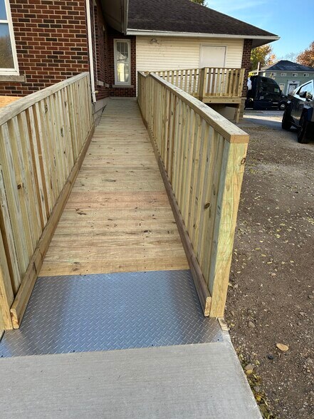 More Photos Of 23836 W Main St, Plainfield Office For Lease