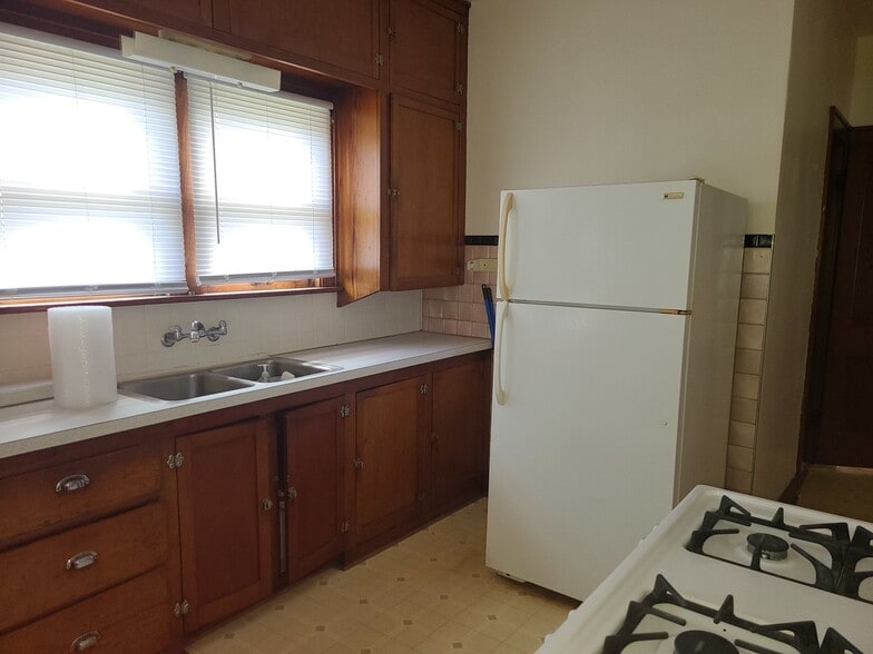 More Photos Of 3121 Chicago Rd, Steger Apartments For Sale