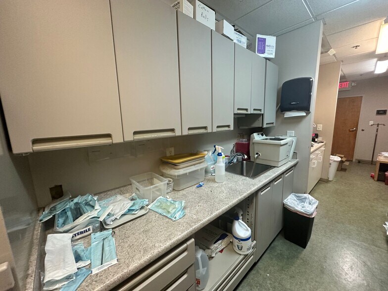 More Photos Of 342 N Main St, Alpharetta Office For Lease