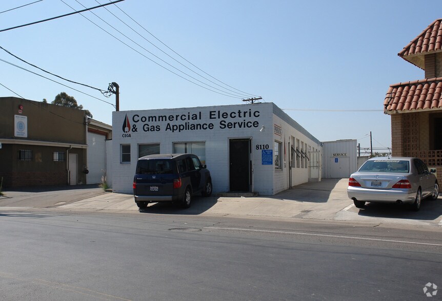 More Photos Of 8110 Commercial St, La Mesa Service For Lease
