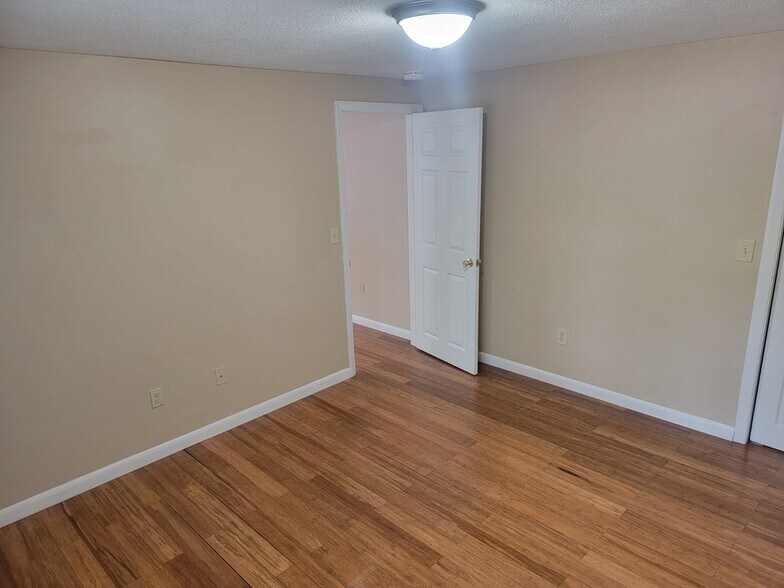 More Photos Of 450 Woonasquatucket Ave, North Providence Apartments For Sale