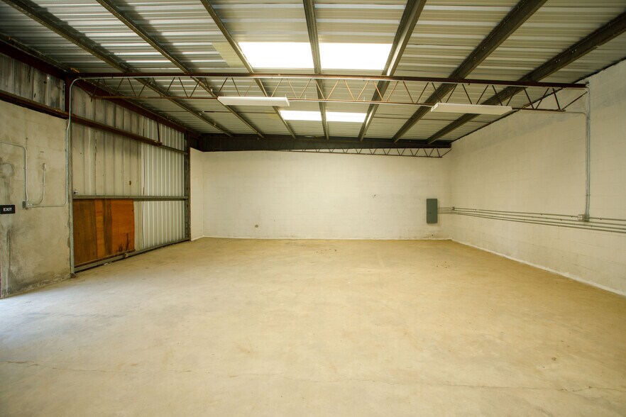 Primary Photo Of 465 Concord St, Macon-Bibb Service For Lease