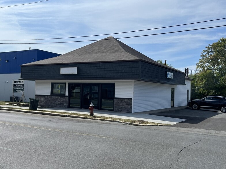 More Photos Of 369 2nd Ave, Troy Freestanding For Lease