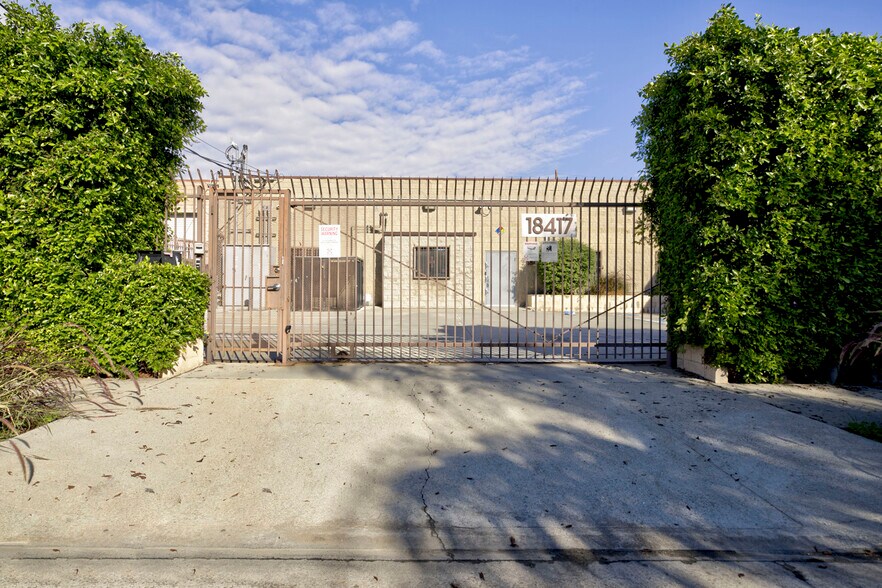 More Photos Of 18417 Bryant St, Northridge Service For Sale