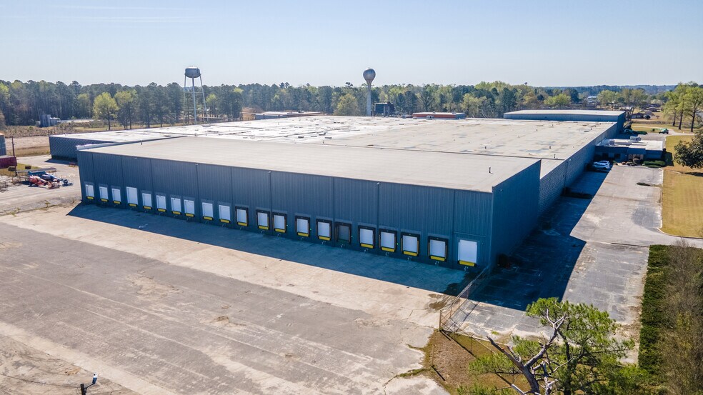 More Photos Of 1885 Alamac Rd, Lumberton Warehouse For Lease