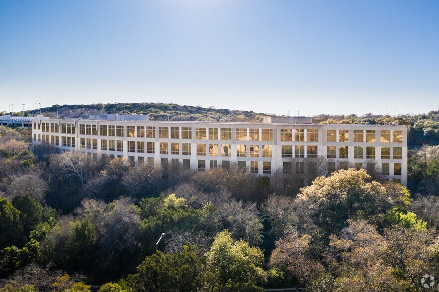 More Photos Of 2600 Via Fortuna, Austin Unknown For Lease